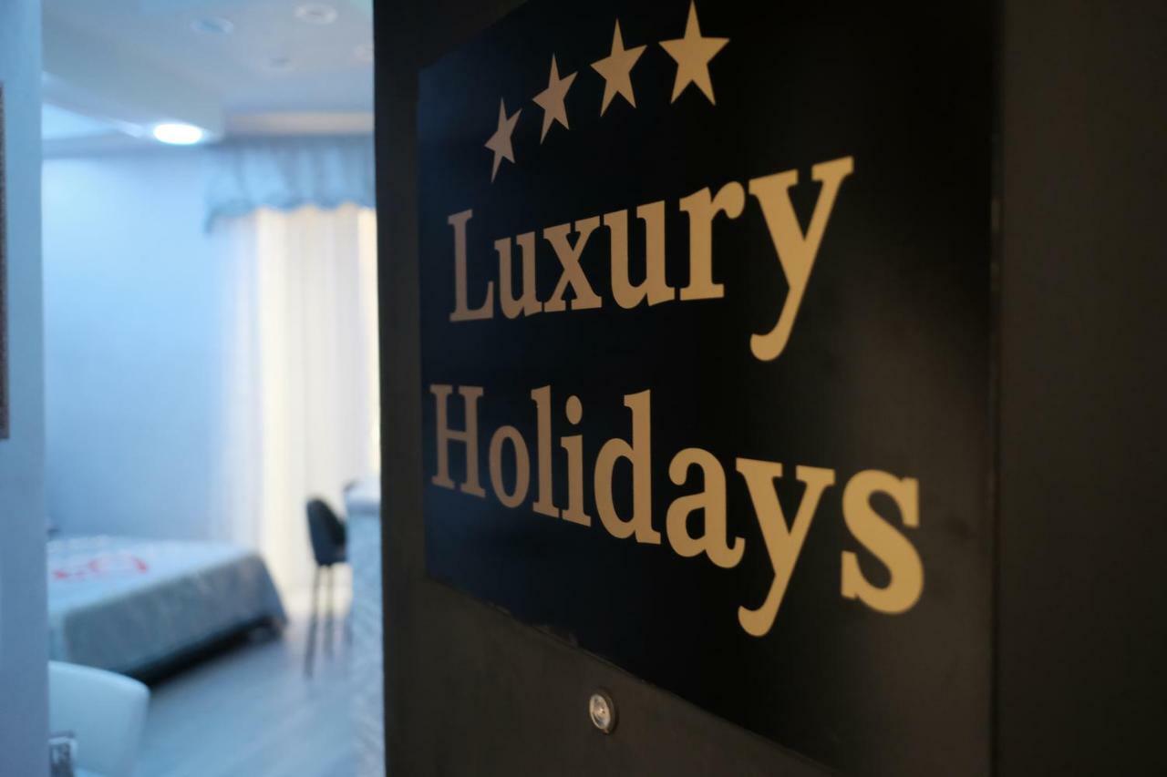 Luxury Holidays เนเปิลส์ ภายนอก รูปภาพ